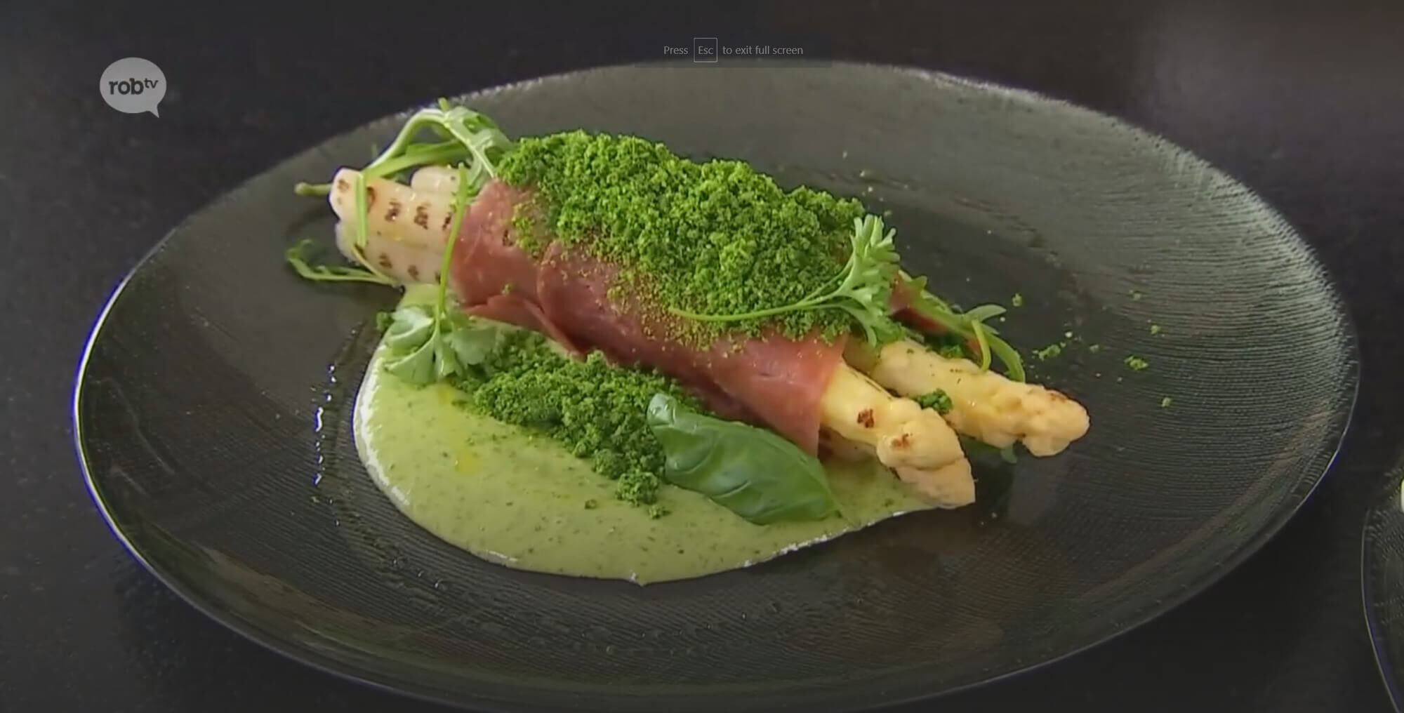 Cannelloni rund carpaccio – asperges – dragonmayonaise – crumble